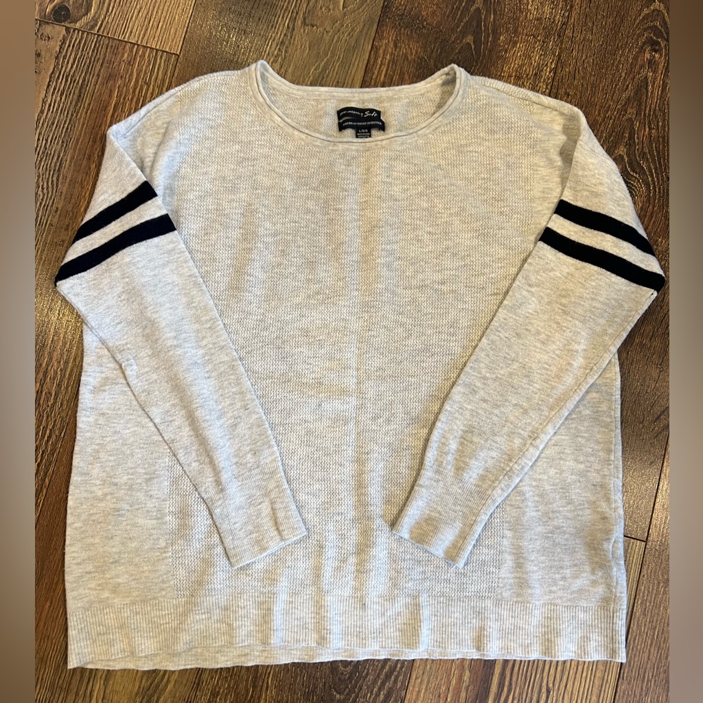 Women’s American Eagle Sweater